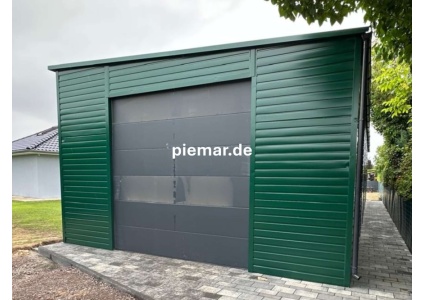 blechgarage-18x6x380-m-mit-einer-dachneigung-nach-hinten-2x-sektionaltor-1x-tuer-8x-fenster-dachrinne-attika-dachblende-kantenschutz-horizontalpanel-konstruktion-aus-verzinkten-vierkantprofilen_2