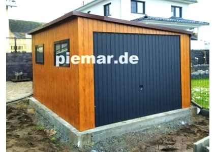 blechgarage-garage-dachneigung-rechts-schwingtor-fenster-holzoptik-dachrinne-attika-kantenschutz_1_461861197