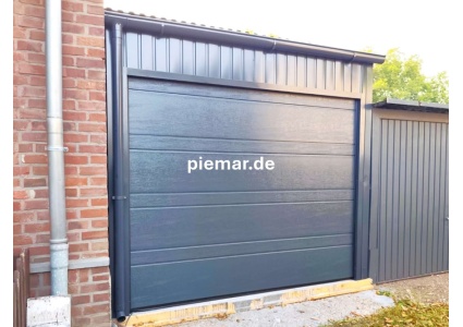 blechgarage-mit-dachneigung-nach-vorne-sektionaltor-inkl-elektroantrieb-kantenschutz-dachrinne-konstruktion-aus-verzinkten-vierkantprofilen-in-farbe_4