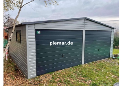 blechgarage-mit-satteldach-schwingtor-horizontalpanel-attika-kantenschutz-1x-fenster-dachrinne-konstruktion-aus-verzinkten-vierkantprofilen-horizontalpanel-in-farbe_2