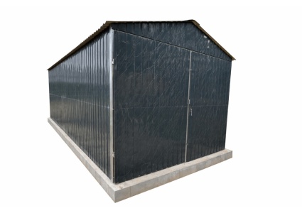 blechgarage-mit-einem-satteldach-doppelflugeltor-kondensvlies-konstruktion-aus-verzinkten-vierkantprofilen_7