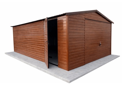 blechgarage-mit-einem-satteldach-schwingtor-kantenschutz-attika-horizontalpanel-in-holzdekofarbe_7