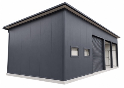 blechgarage-14x6x4m-dachneigung-nach-hinten-sektionaltor-elektroantrieb-1x-schlupftuer-sektionaltor-tuer-fenster-dachrinne-attika-dachblende-kantenschutz-konstruktion-aus-verzinkten-vierkantprofilen-verankerung-isolation-17