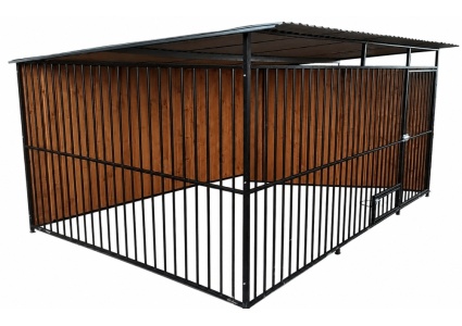 hundezwinger-mit-rückwand-und-seitenwand-mit-holzverkleidung-5