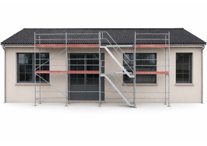 widok_fasady_budynku_z_rusztowaniem_1