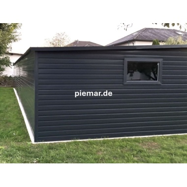 5-fach-garage-halle-blechgarage-lager-mit-dachneigung-nach-hinten-schwingtor-fenster-attika-kantenschutz-bleche-horizontal-vernietet-konstruktion-aus-verzinkten-vierkantprofilen-in-farbe-31962_4