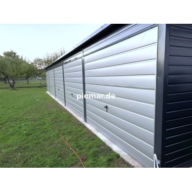 5-fach-garage-halle-blechgarage-lager-mit-dachneigung-nach-hinten-schwingtor-fenster-attika-kantenschutz-bleche-horizontal-vernietet-konstruktion-aus-verzinkten-vierkantprofilen-in-farbe-31962_7