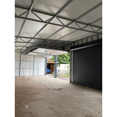 blechgarage-14x6x4m-dachneigung-nach-hinten-sektionaltor-elektroantrieb-1x-schlupftuer-sektionaltor-tuer-fenster-dachrinne-attika-dachblende-kantenschutz-konstruktion-aus-verzinkten-vierkantprofilen-verankerung-isolation_17_36642975
