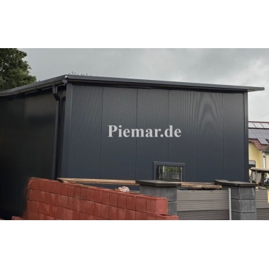 blechgarage-14x6x4m-dachneigung-nach-hinten-sektionaltor-elektroantrieb-1x-schlupftuer-sektionaltor-tuer-fenster-dachrinne-attika-dachblende-kantenschutz-konstruktion-aus-verzinkten-vierkantprofilen-verankerung-isolation_3_1764817241