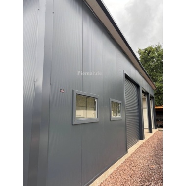blechgarage-14x6x4m-dachneigung-nach-hinten-sektionaltor-elektroantrieb-1x-schlupftuer-sektionaltor-tuer-fenster-dachrinne-attika-dachblende-kantenschutz-konstruktion-aus-verzinkten-vierkantprofilen-verankerung-isolation_4_1269653646