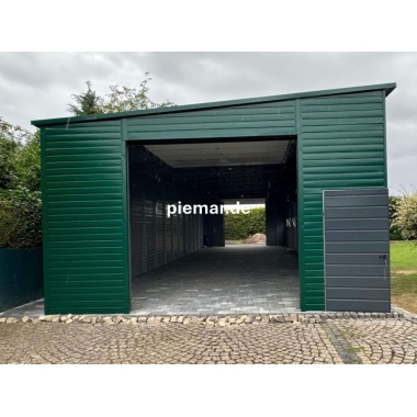 blechgarage-18x6x380-m-mit-einer-dachneigung-nach-hinten-2x-sektionaltor-1x-tuer-8x-fenster-dachrinne-attika-dachblende-kantenschutz-horizontalpanel-konstruktion-aus-verzinkten-vierkantprofilen_11