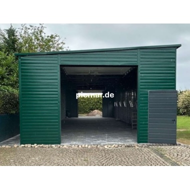 blechgarage-18x6x380-m-mit-einer-dachneigung-nach-hinten-2x-sektionaltor-1x-tuer-8x-fenster-dachrinne-attika-dachblende-kantenschutz-horizontalpanel-konstruktion-aus-verzinkten-vierkantprofilen_13