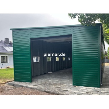 blechgarage-18x6x380-m-mit-einer-dachneigung-nach-hinten-2x-sektionaltor-1x-tuer-8x-fenster-dachrinne-attika-dachblende-kantenschutz-horizontalpanel-konstruktion-aus-verzinkten-vierkantprofilen_17