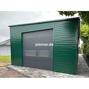 blechgarage-18x6x380-m-mit-einer-dachneigung-nach-hinten-2x-sektionaltor-1x-tuer-8x-fenster-dachrinne-attika-dachblende-kantenschutz-horizontalpanel-konstruktion-aus-verzinkten-vierkantprofilen_2