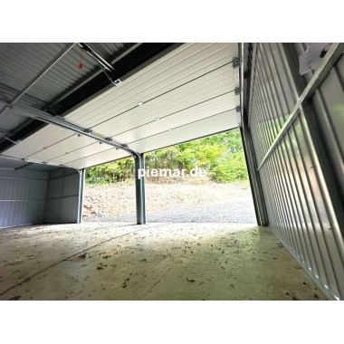 blechgarage-2xsektionaltor-dachrinne-kantenschutz-attika-konstruktion-aus-verzinkten-vierkantprofilen-in-farbe_5