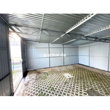 blechgarage-mit-dachneigung-nach-hinten-2x-doppelfluegeltor-konstruktion-aus-verzinkten-vierkantprofilen-in-holzdekofarbe_6