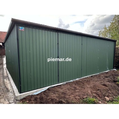 blechgarage-mit-dachneigung-nach-hinten-2x-doppelflugeltor-attika-in-farbe_4