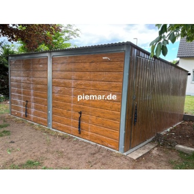 blechgarage-mit-dachneigung-nach-hinten-2x-schwingtor-horizontalpanel-konstruktion-aus-verzinkten-vierkantprofilen-dachrinne-in-holzdekofarbe_1