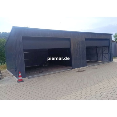 blechgarage-mit-dachneigung-nach-hinten-2x-sektionaltor-1xtuer-dachrinne-kondensvlies-dach-und-waende-attika-kantenschutz-konstruktion-aus-verzinkten-vierkantprofilen-trennwand-verankerung-horizontalpanel-in-farbe_5