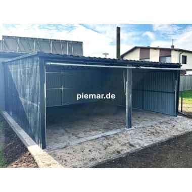 blechgarage-mit-dachneigung-nach-vorne-schwingtor-horizontalpanel-konstruktion-aus-verzinkten-vierkantprofilen-dachrinne-attika-kantenschutz-in-farbe_7