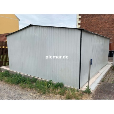 blechgarage-mit-einem-satteldach-doppelfluegeltor-fenster-tuer-kondensvlies-dach-in-farbe_3