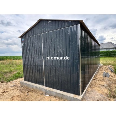 blechgarage-mit-einem-satteldach-doppelflugeltor-kondensvlies-konstruktion-aus-verzinkten-vierkantprofilen_1