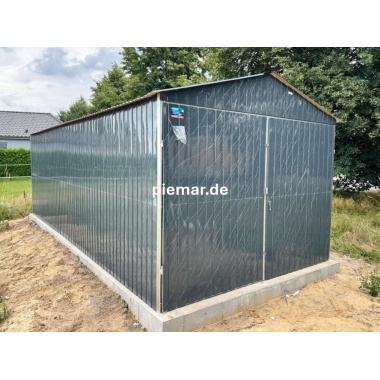 blechgarage-mit-einem-satteldach-doppelflugeltor-kondensvlies-konstruktion-aus-verzinkten-vierkantprofilen_3