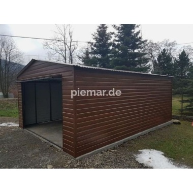 blechgarage-mit-einem-satteldach-schwingtor-horizontalpanel--in-holzdekofarbe_2