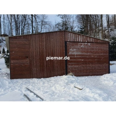 blechgarage-mit-einem-satteldach-schwingtor-horizontalpanel-tuer-in-holzdekofarbe_6