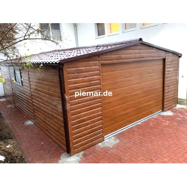 blechgarage-mit-einem-satteldach-tur-2x-fenster-sektionaltor-holzoptik-dachrinne-kondensvlies-dach-kondensvlies-wande-attika-dachblende-kantenschutz-konstruktion-aus-verzinkten-vierkantprofilen-bleche-horizontal-vernietet__4