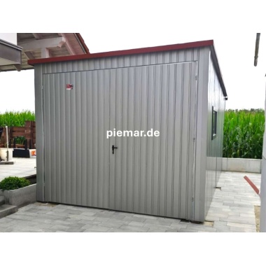 blechgarage-mit-einer-dachneigung-nach-hinten-doppelfluegeltor-2x-fenster-dachrinne-kondensvlies-dach-und-waende-attika-dachblende-kantenschutz-konstruktion-aus-verzinkten-vierkantprofilen-in-farbe_1