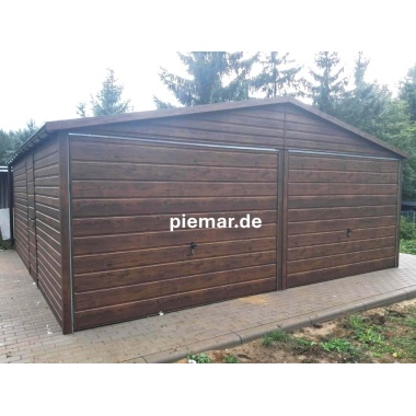 blechgarage-mit-satteldach-2x-schwingtor-attika-kantenschutz-horizontalpanel-konstruktion-aus-verzinkten-vierkantprofilen-dachrinne-1x-tuer-in-holzdekofarbe_4