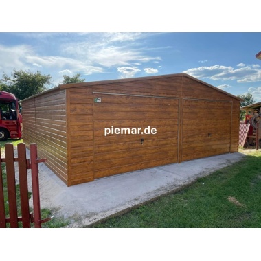 blechgarage-mit-satteldach-schwingtor-attika-kantenschutz-horizontalpanel-konstruktion-aus-verzinkten-vierkantprofilen-in-holzdekofarbe_3