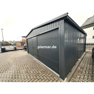 blechgarage-mit-satteldach-sektionaltor-schlupftuer-attika-kantenschutz-dachrinne-lichtband-kondensvlies-dach-konstruktion-aus-verzinkten-vierkantprofilen-in-farbe_6