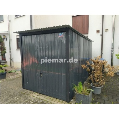 blechgarage-mit-schmal-schwingtor-in-farbe_2