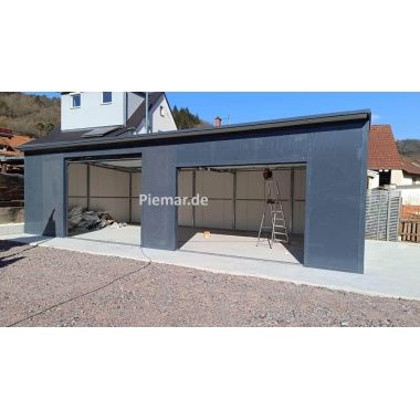 garage-10x5x3m-mit-einer-dachneigung-nach-hinten-fenster-sektionaltor-inkl-elektroantrieb-schlupftuer-sektionaltor-dachrinne-attika-kantenschutz-konstruktion-aus-verzinkten-vierkantprofilen-in-farbe-isolation_5