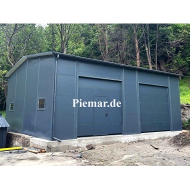 garage-8x10x450m-mit-einem-satteldach-tuer-fenster-sektionaltor-1x-schlupftuer-fuer-sektionaltor-dachrinne-attika-kantenschutz-konstruktion-aus-verzinkten-vierkantprofilen-in-farbe-isolation_1