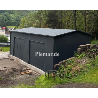 garage-8x10x450m-mit-einem-satteldach-tuer-fenster-sektionaltor-1x-schlupftuer-fuer-sektionaltor-dachrinne-attika-kantenschutz-konstruktion-aus-verzinkten-vierkantprofilen-in-farbe-isolation_2
