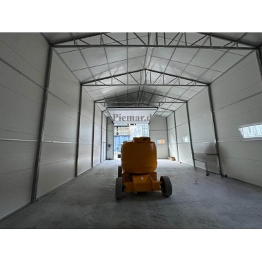 garage-halle-blechgarage-mit-einem-satteldach-tuer-fenster-lichtband-sektionaltor-dachrinne-attika-dachblende-konstruktion-aus-verzinkten-vierkantprofilen-in-farbe-verankerung-isolation_10