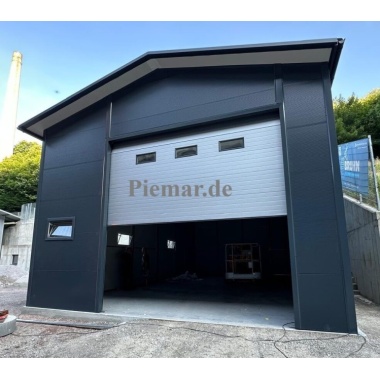 garage-halle-blechgarage-mit-einem-satteldach-tuer-fenster-lichtband-sektionaltor-dachrinne-attika-dachblende-konstruktion-aus-verzinkten-vierkantprofilen-in-farbe-verankerung-isolation_12