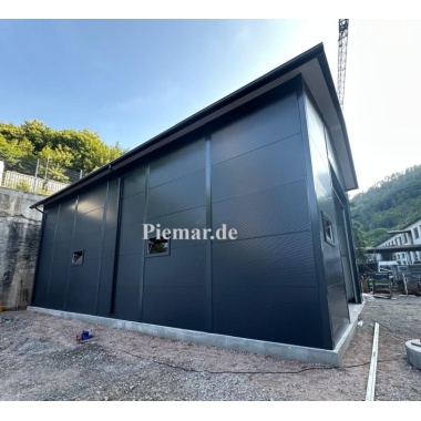 garage-halle-blechgarage-mit-einem-satteldach-tuer-fenster-lichtband-sektionaltor-dachrinne-attika-dachblende-konstruktion-aus-verzinkten-vierkantprofilen-in-farbe-verankerung-isolation_4