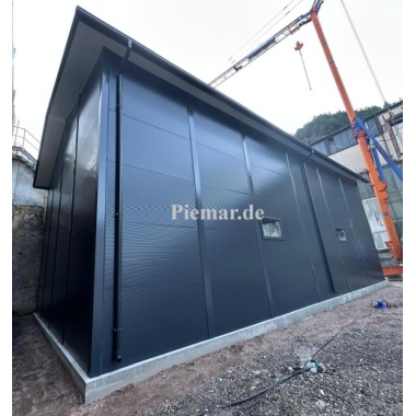 garage-halle-blechgarage-mit-einem-satteldach-tuer-fenster-lichtband-sektionaltor-dachrinne-attika-dachblende-konstruktion-aus-verzinkten-vierkantprofilen-in-farbe-verankerung-isolation_7