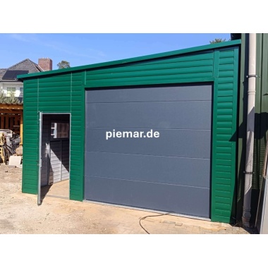 garage-mit-dachneigung-nach-links-sektionaltor-elektroantrieb-2x-fenster-tuer-mit-patentschloss-dachrinne-kondensvlies-dach-und-waende-attika-kantenschutz-konstruktion-aus-verzinkten-vierkantprofilen-bleche-horizontal_1_3