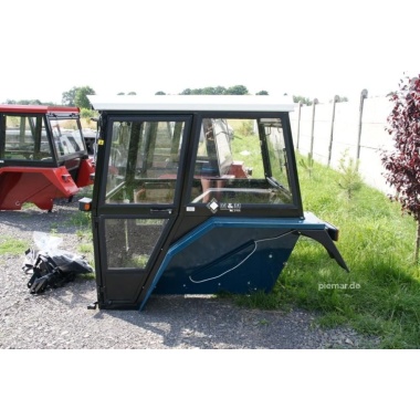 traktorkabine-in-hanomag-gruenblau