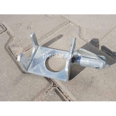 untere-diagonalbefestigung-geruest-baugeruest-fassadengeruest-mallergeruest-ruestung-stahlgeruest_620790068