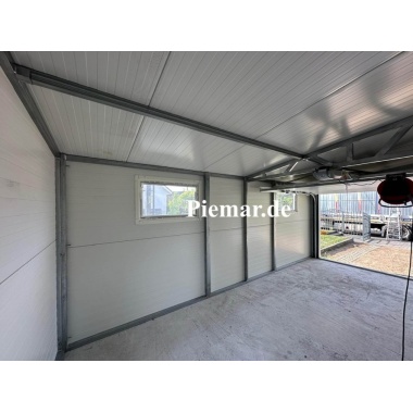 garage_mit_daemmung_sektionaltor_farbe